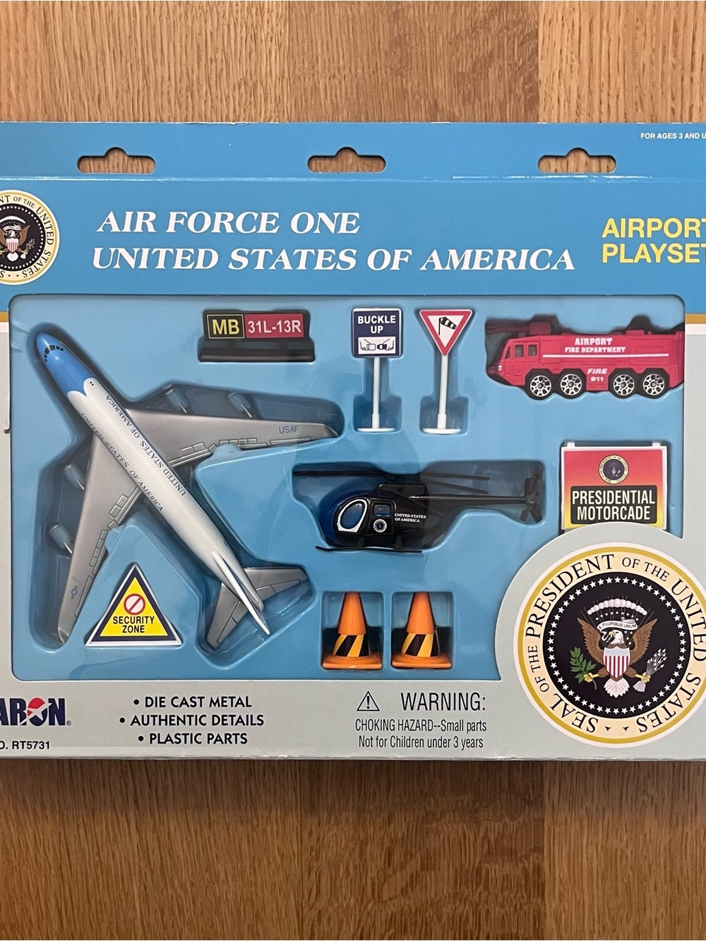 Daron Air Force One United States of America Airport Playset RT5731 Diecast NIB